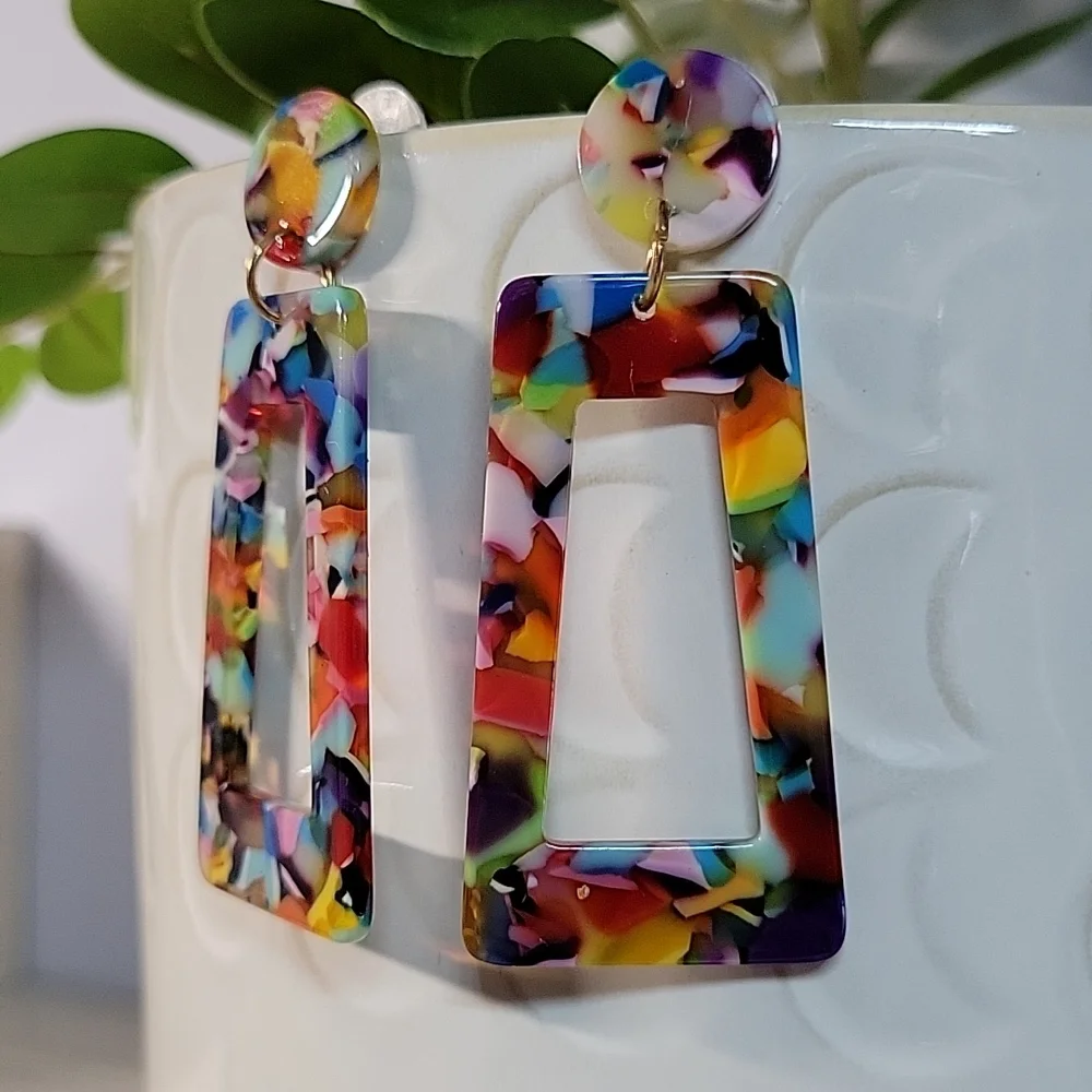 Kaleidescope Lucite Drop Earrings, oblong - Picture 3 of 6